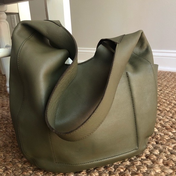 Madewell Handbags - New: Madewell The Oversized Shopper Bag. MD189